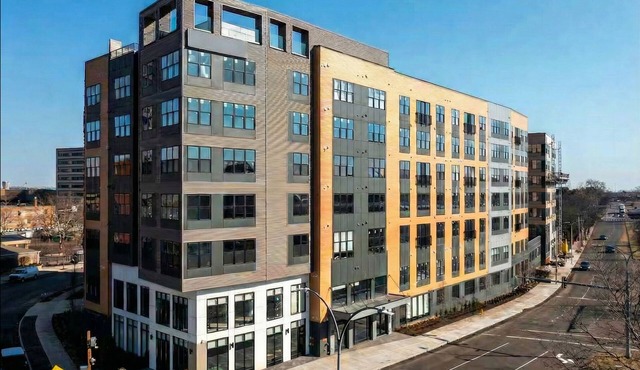 Hyatus Luxury Residences City Crossing