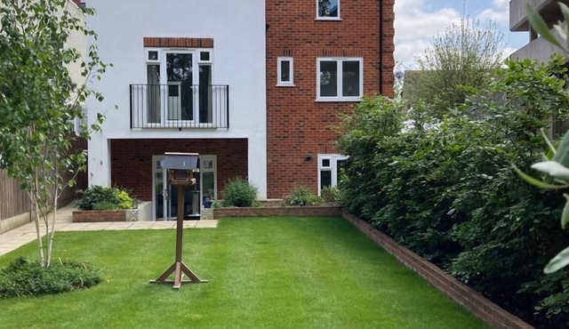 Hybrid Resi - New Malden