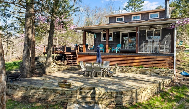 Hyco Haven with Hot Tub