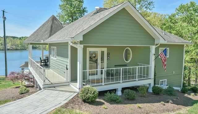 Hyco Lake’s Crystal Haven - Hot-tub, Large Dock
