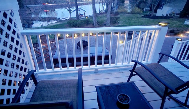Hyco Lake waterfront, VIR 8 miles, Casino 21 miles, Family friendly, Fire pit!