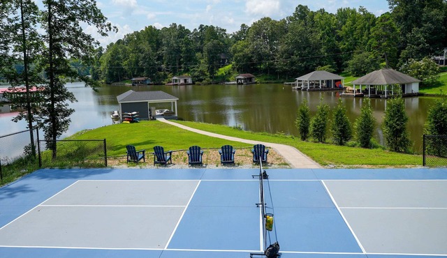 Hyco Pickle Pointe. Lakefront 4 bed 3 bath w/private pickleball court