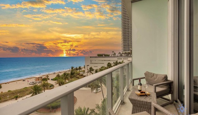 HYDE BEACH RESORT by Stay Sol