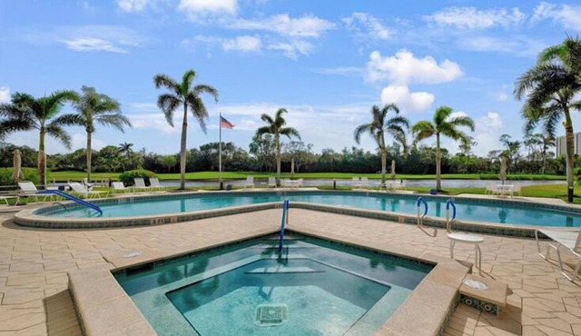 Hyde Park 406A in Pelican Bay Naples Fl Spacious 3 bedroom condo fully equipped