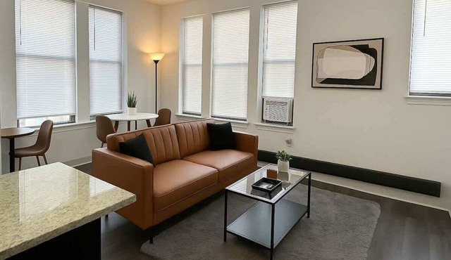 Hyde Park Haven | 2BR Retreat