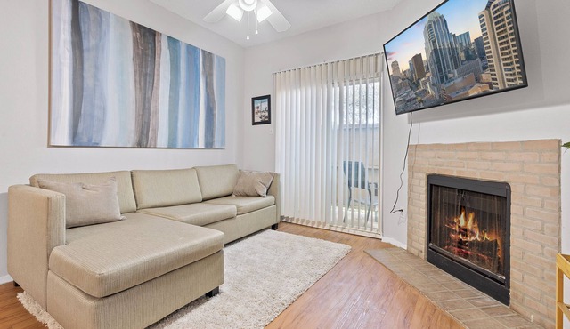 Hyde Park Haven: Prime Location Near UT & Downtown