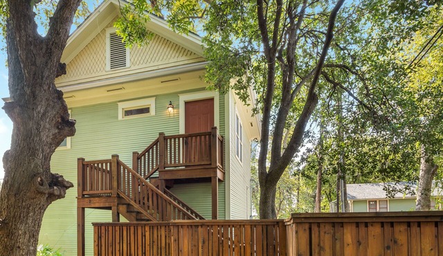Hyde Park Historic District - Close To Everything Austin Has To Offer!