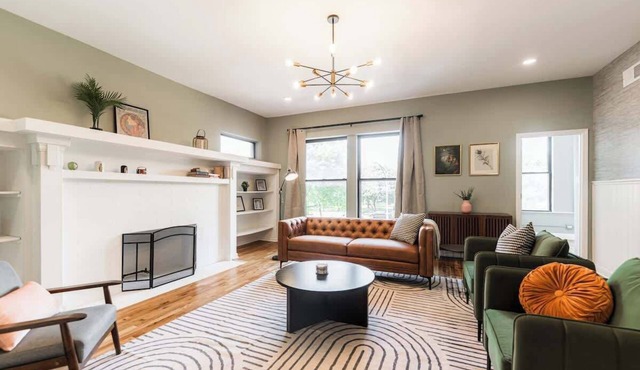 Hyde Park Luxury Stay 5BR Near Lake & UChicago
