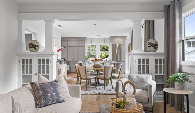 Hyde Park 🏠Totally Remodeled Historic Bungalow