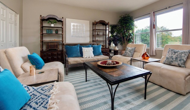 Hyde Park University of Chicago Penthouse 3 bedroom/2 bathroom + gym & office
