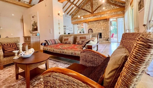 Hydrangea Hideawa Beautiful guest house for two people on the bank