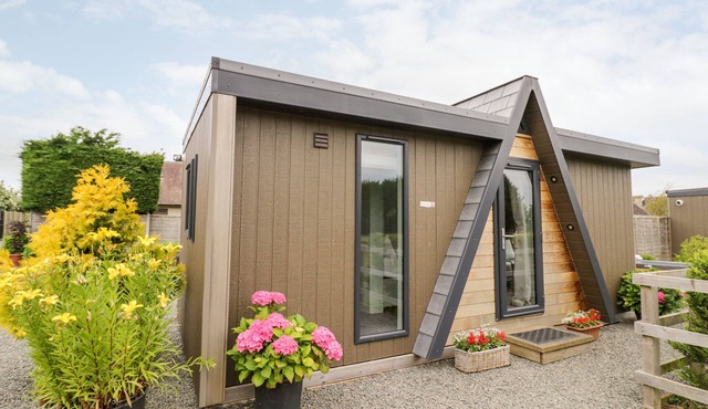 HYDRANGEA, romantic, character holiday cottage in Bretforton