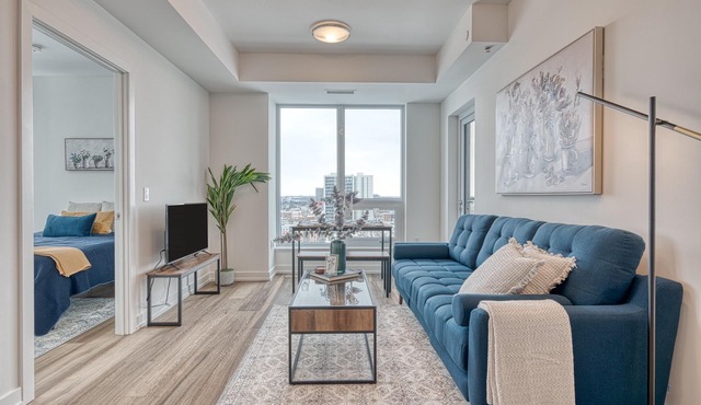 Hydropool Spa HotTub/Bowling Alley/Sauna/Patio/BBQ/Games - Gorgeous Corner Condo