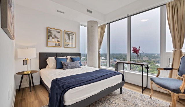 Hydropool Spa HotTub/Bowling Alley/Patio/BBQ/Games - Gorgeous Corner Condo
