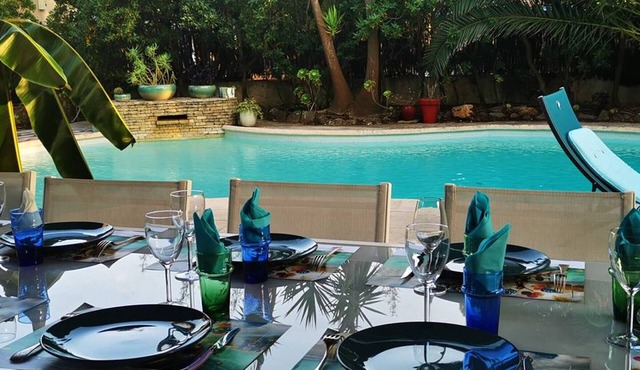 Hyères Pesquiers: 5-Bedroom Villa with Pool and Air Conditioning