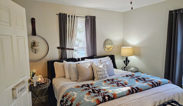 Hygge Creek Cottage near Bourbon Trail, Taylorsville Lake, Derby & Kayaking
