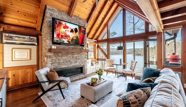 Hygge House on Lanier - the ULTIMATE lake cabin - dock, arcade, hottub, & grills