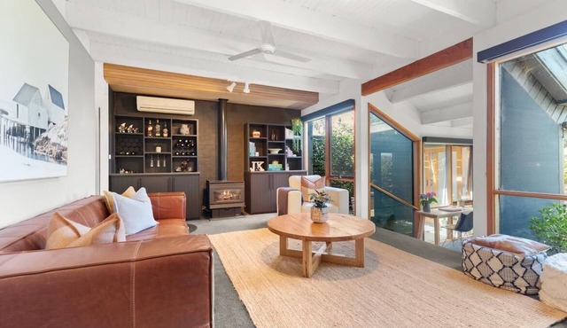 Hygge Loft - Discover the Ultimate Cozy Retreat: Mt Eliza Accommodation