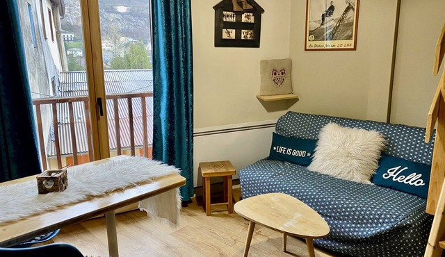 ☆hyper center☆La Marmotte ☆ small T2 cabin☆entrée24h/24☆près ski/cure ≈ wifi☆