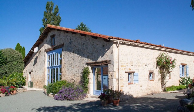 Hyper-Gite: very large barn converted into gites