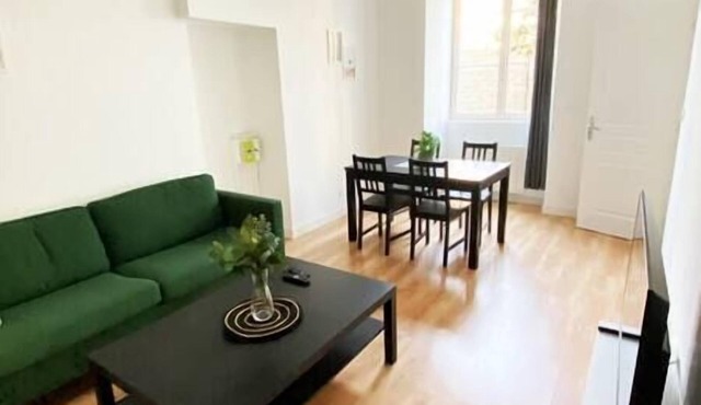 Hypercentre superb apartment with private access