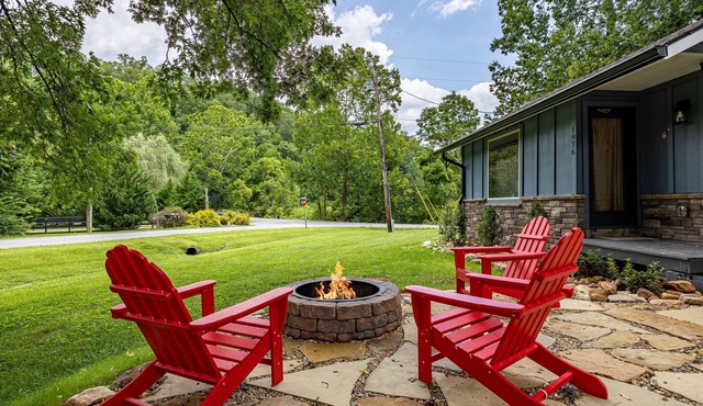 I Do: Romantic Smokies Cabin!