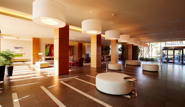 I Hotel And Illinois Conference Center