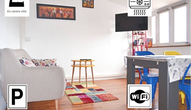"I jazz the colors in Albi", 2 bedroom apartment, right in the center of ALBI