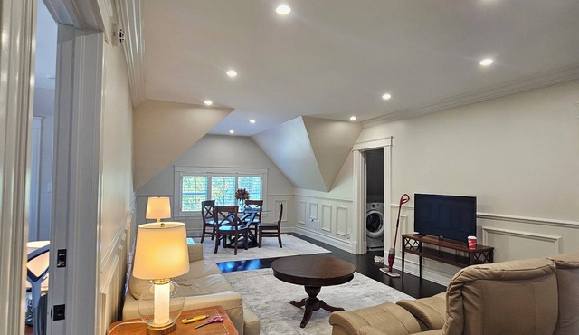 I.O.D.E. Clark House Top Floor Apartment