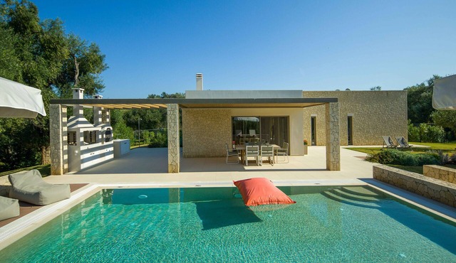 Ianira, Modern Private Villa With Swimming Pool