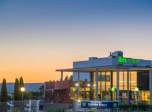 ibis Styles Pertuis Portes du Luberon