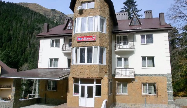 Ice Cherry Dombay Hotel