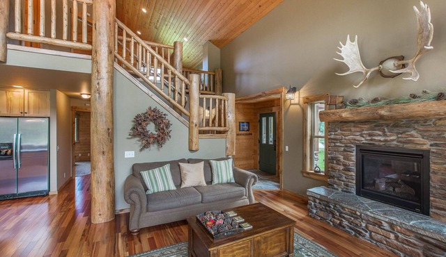 Icicle Creek Lodge 2 Minutes to Downtown Leavenworthn3 bedrooms 3 baths