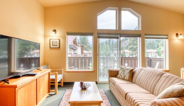 Icicle Village Resort 507: Alpenglow Condo