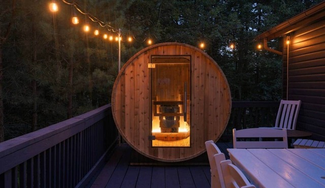 Iconic Chalet: Sauna Hot Tub Fire Pit Plunge