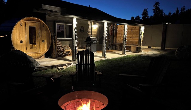 Iconic Colorado Experience/Getaway: Hot Tub, Sauna & Mountain View, 43 acres