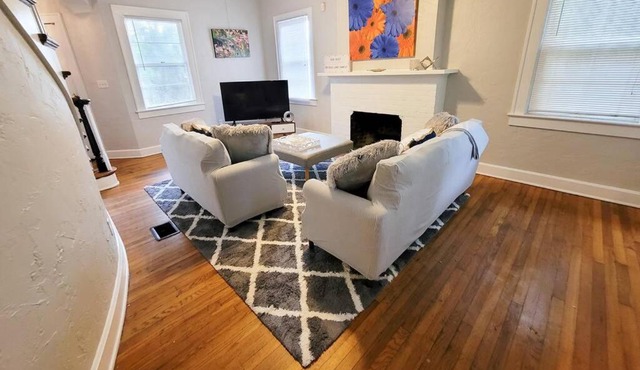 Iconic Gainesville Home - Sleeps 12 - 4 BR- Tom Petty's Old House