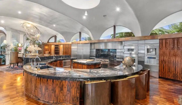 Iconic La Jolla 10M Estate Upscale Events