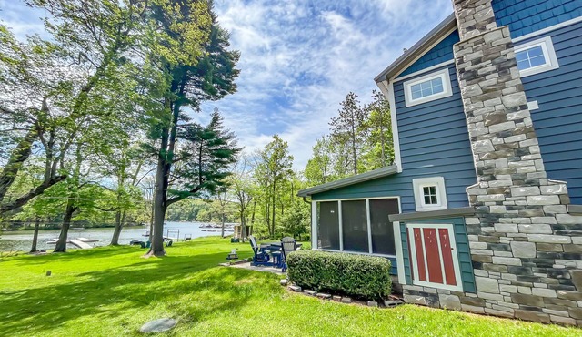 Iconic Lakefront Cottage with Hot Tub and Dock! Pet friendly