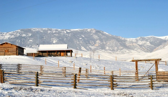 Iconic Log Cabin At The Yellowstone River Ranch