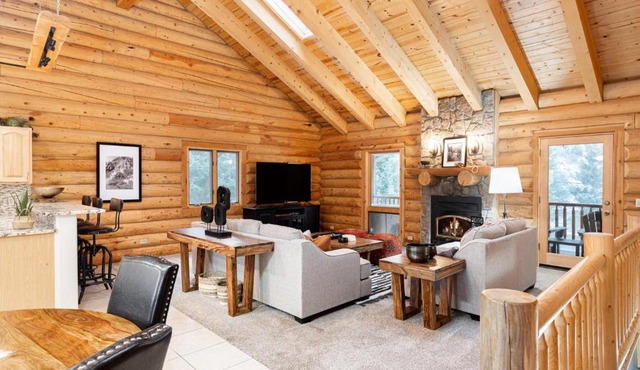 Iconic Log Cabin Escape - Idaho Springs - Hot Tub