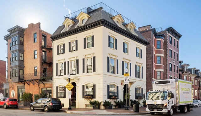 Iconic & Luxurious Historic Townhouse with Roof Deck - A South End Gem 4BR & 3BA