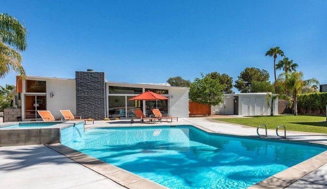 Iconic Mid-Century Modern House - Heated Pool, Spa and Cabana
