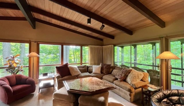 Iconic Mid-Mod West Akron Home Amazing Location!
