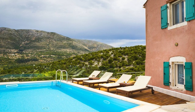 Iconic Villas - Villa Vada with private pool