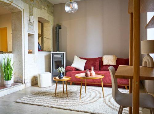 Idéal pour couple, famille&pros - jusqu'à 6 pers - Classé 2 étoiles - Baignoire Balnéo - Espace de travail dédié - A 10min de la gare SNCF, du centre ville d'Angoulême, et du Musée de la BD - Parking privé et gratuit - Wifi gratuit