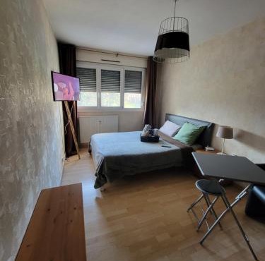 Idéal pour déplacement 4 chambres,5 lits