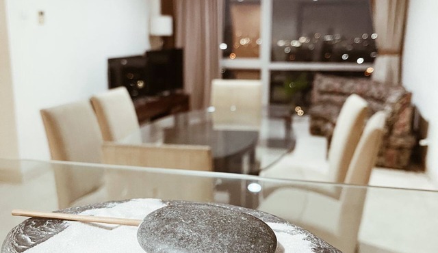 Cozy Luxurious Affordable Condo in City Central