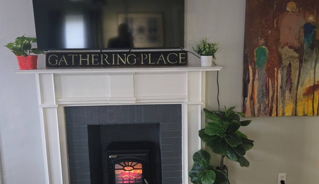 IDA'S COTTAGE.nClose to caves and lakes.nBeautiful decor.nSimply the best!nn