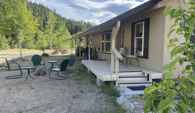 Idaho City-Mountain living-quiet-cabin-3 bedroom